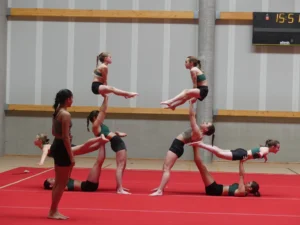 acro gymnastique equipe figures equilibre